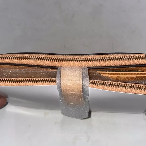 Michael Kors Jet Set Travel Double Zip Phone Wristlet Cantaloupe NWT - Picture 6 of 8